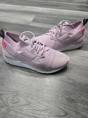 PUMA Women's Muse Evoknit trainers in a pink colorway
